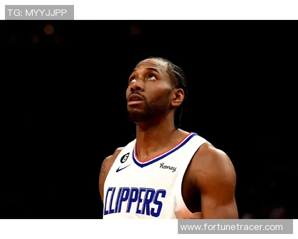 莱昂纳德手的传奇瞬间揭示篮球场上的无与伦比技巧与决胜时刻的魅力